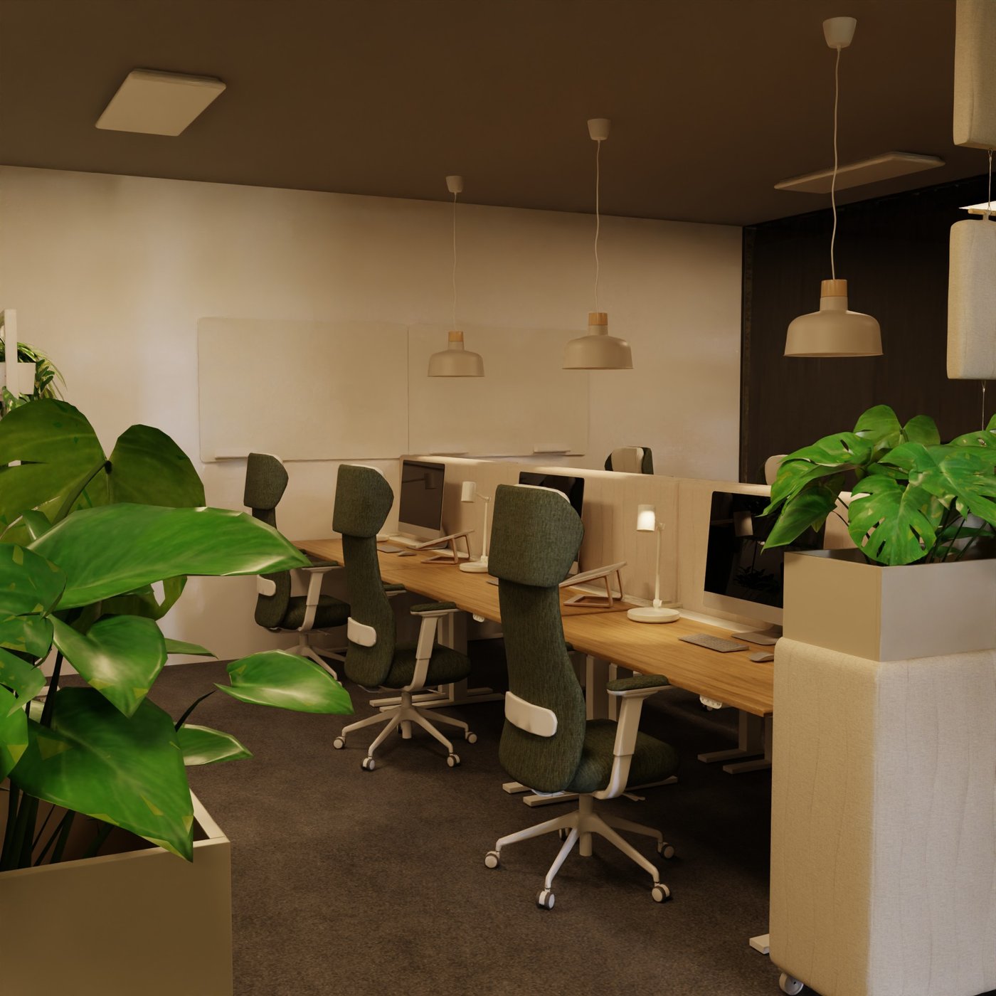 Teil eines Großraumbüros. Blick auf eine Reihe Schreibtische mit Bürostühlen und Beleuchtung. Im Vordergrund bepflanzte Elemente. An der Wand seitlich zur Tischreihe zwei Whiteboards.