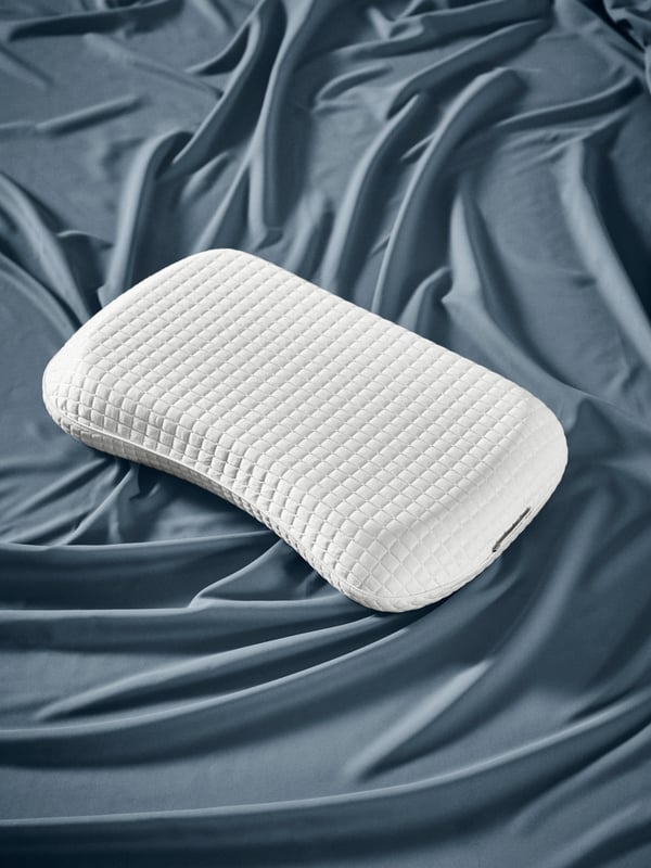 A KLUBBSPORRE ergonomic pillow, side/back sleeper