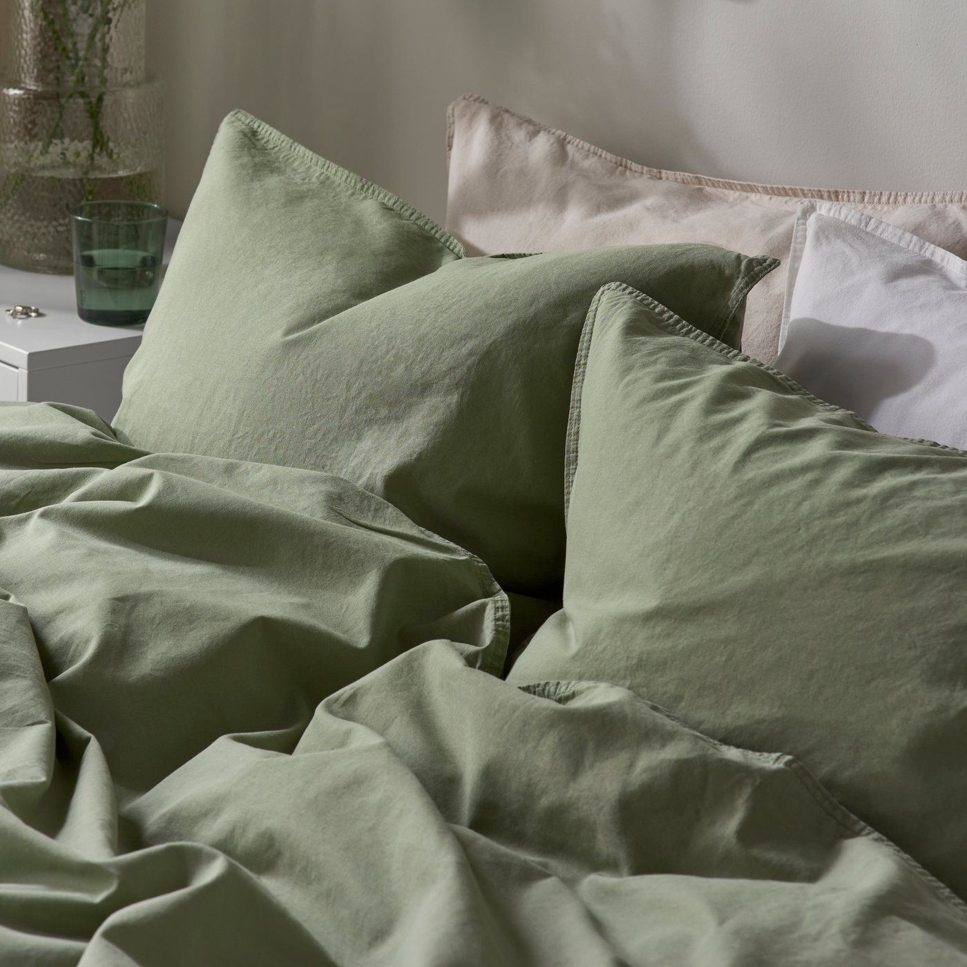 A grey-green ÄNGSLILJA duvet cover and 2 pillowcases
