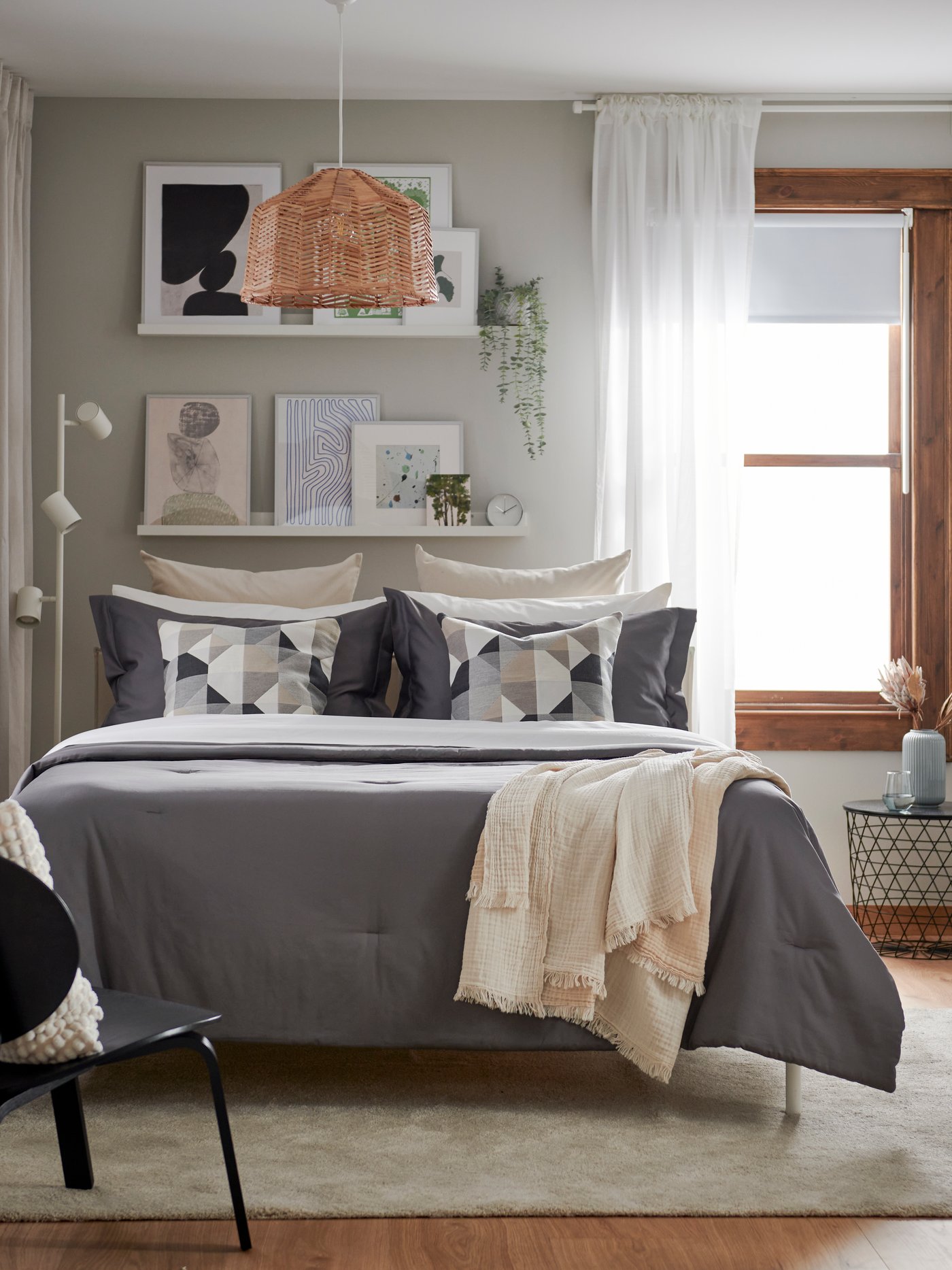 Un juego de colcha LUKTJASMIN gris oscuro