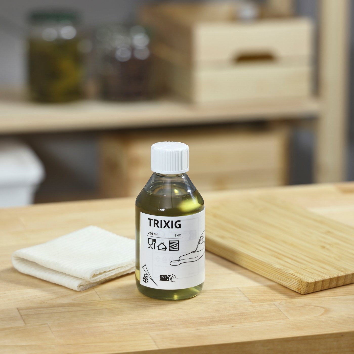 A TRIXIG wood treatment oil, indoor use