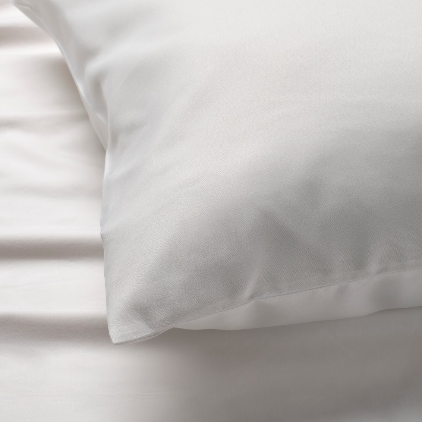 Almohada sobre un colchón