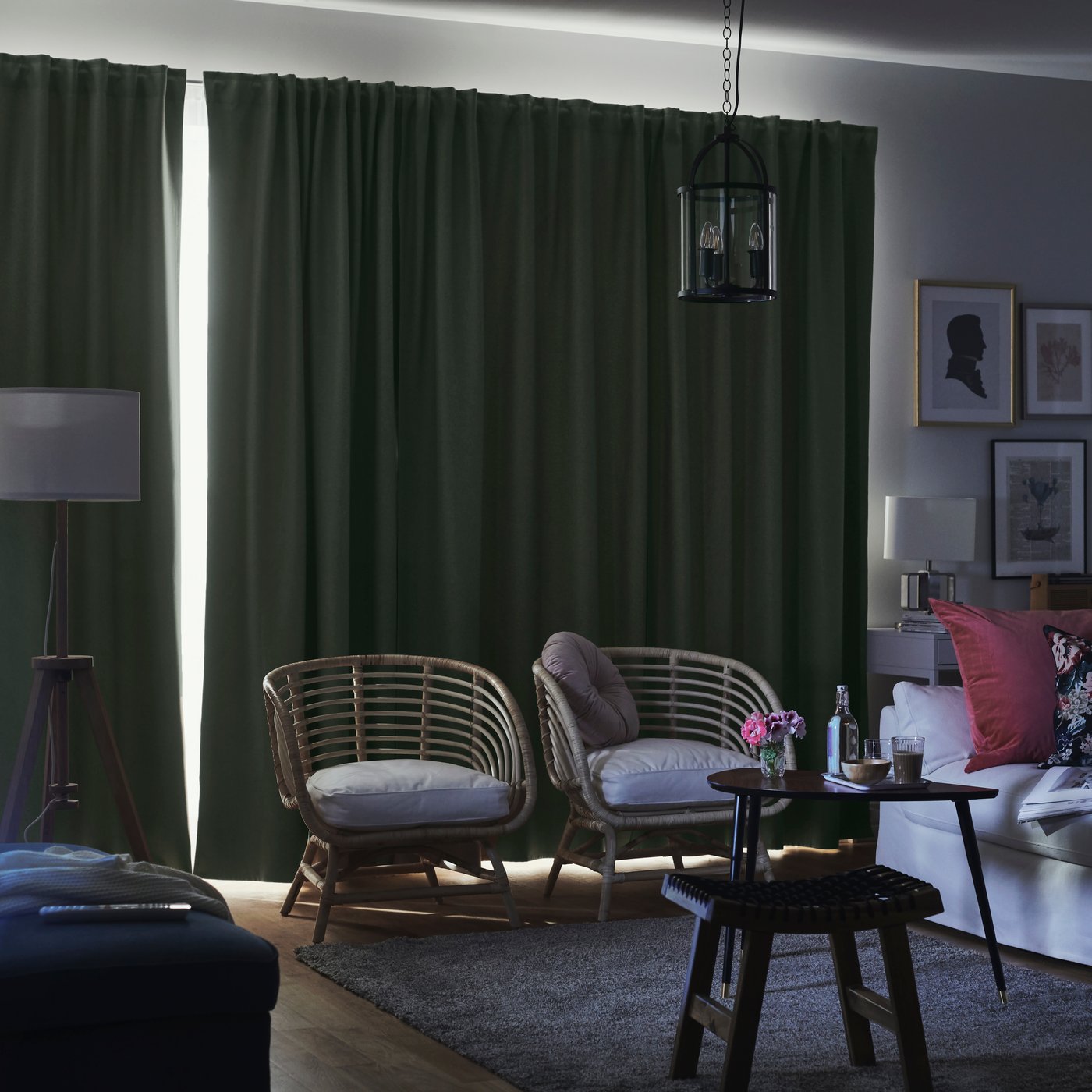 A dark green ANNAKAJSA room darkening curtains, 1 pair