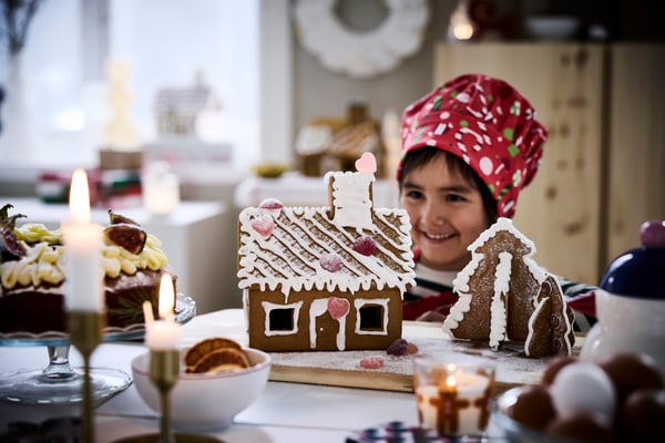 A VINTERSAGA gingerbread trees