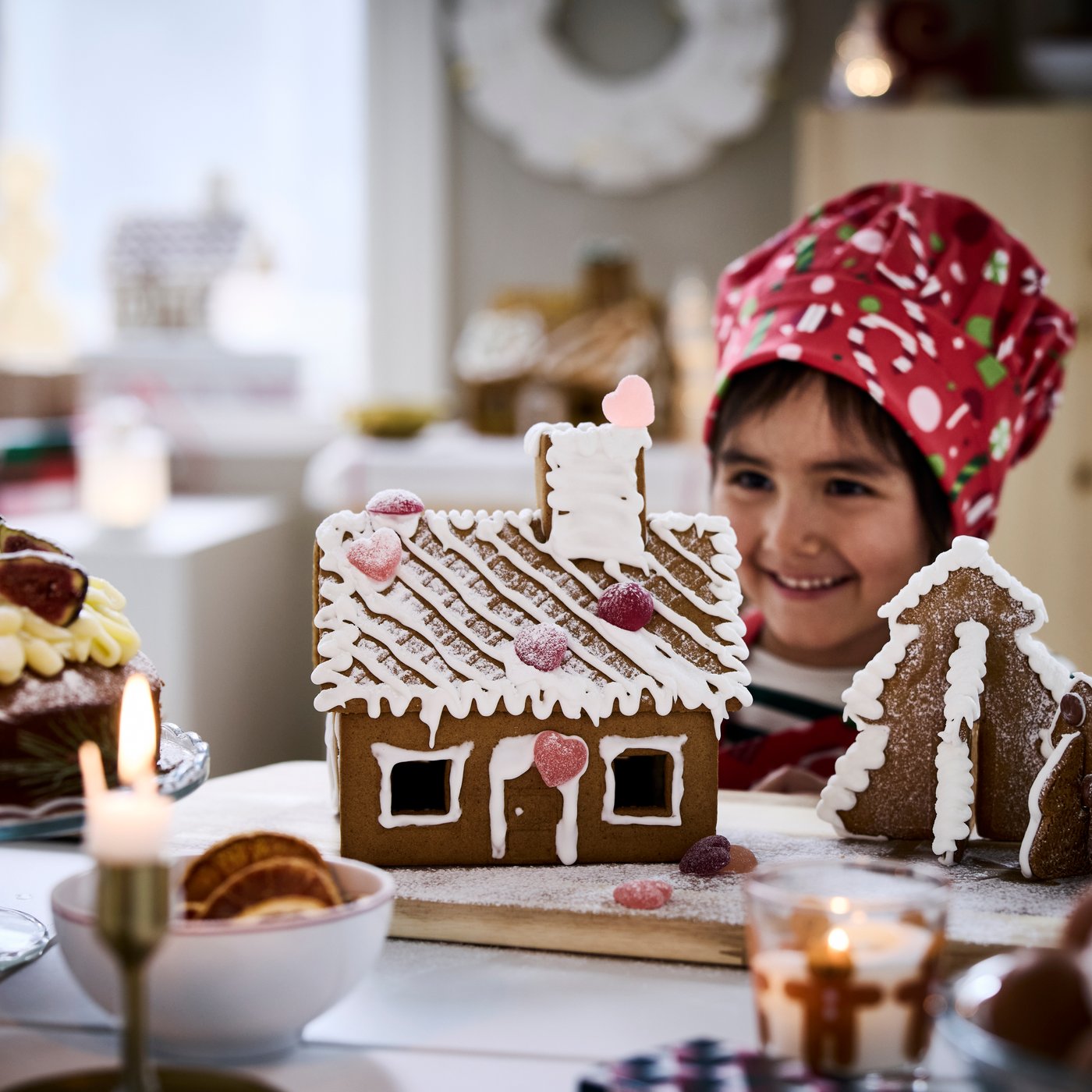 A VINTERSAGA gingerbread trees