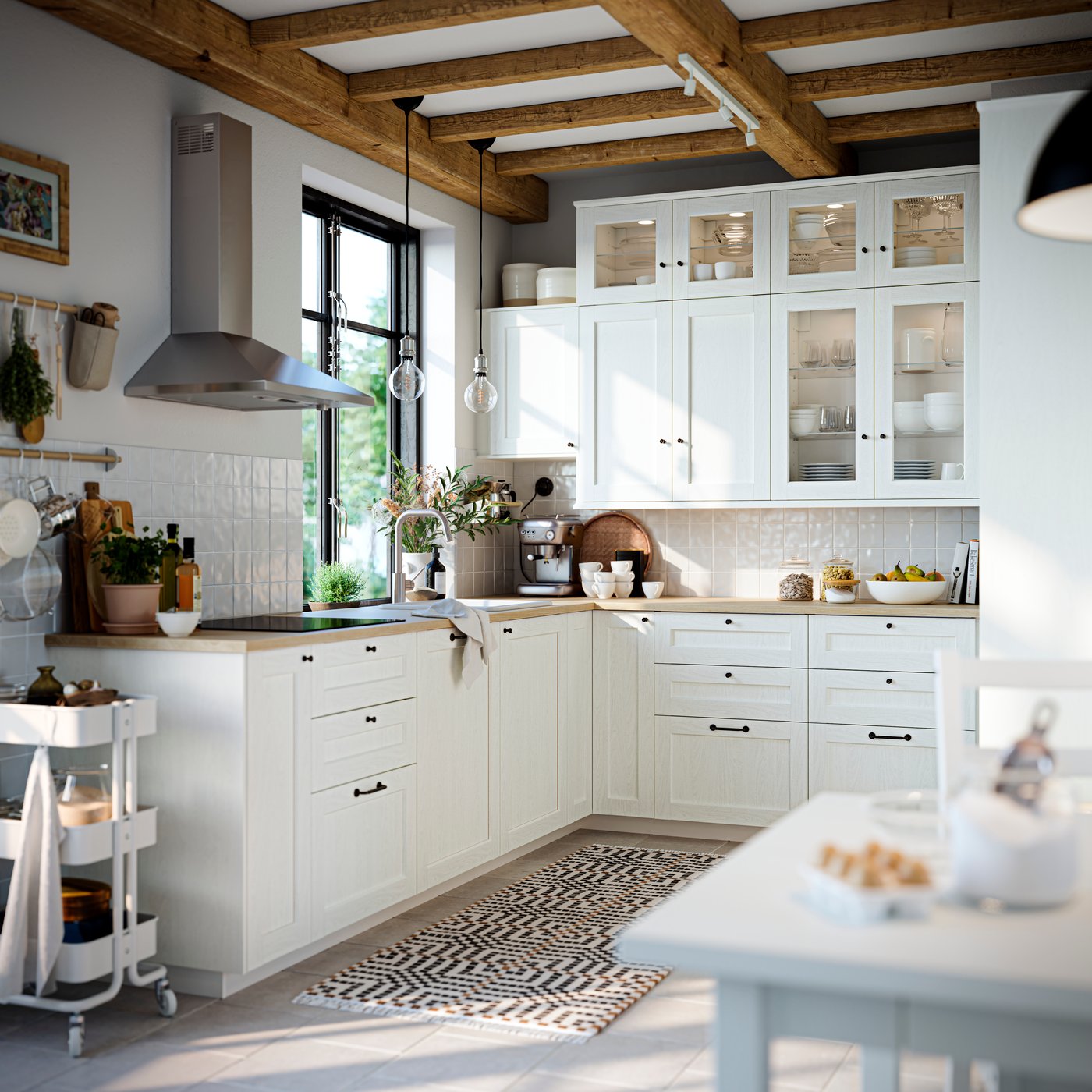 A white wood effect ENKÖPING door in the kitchen
