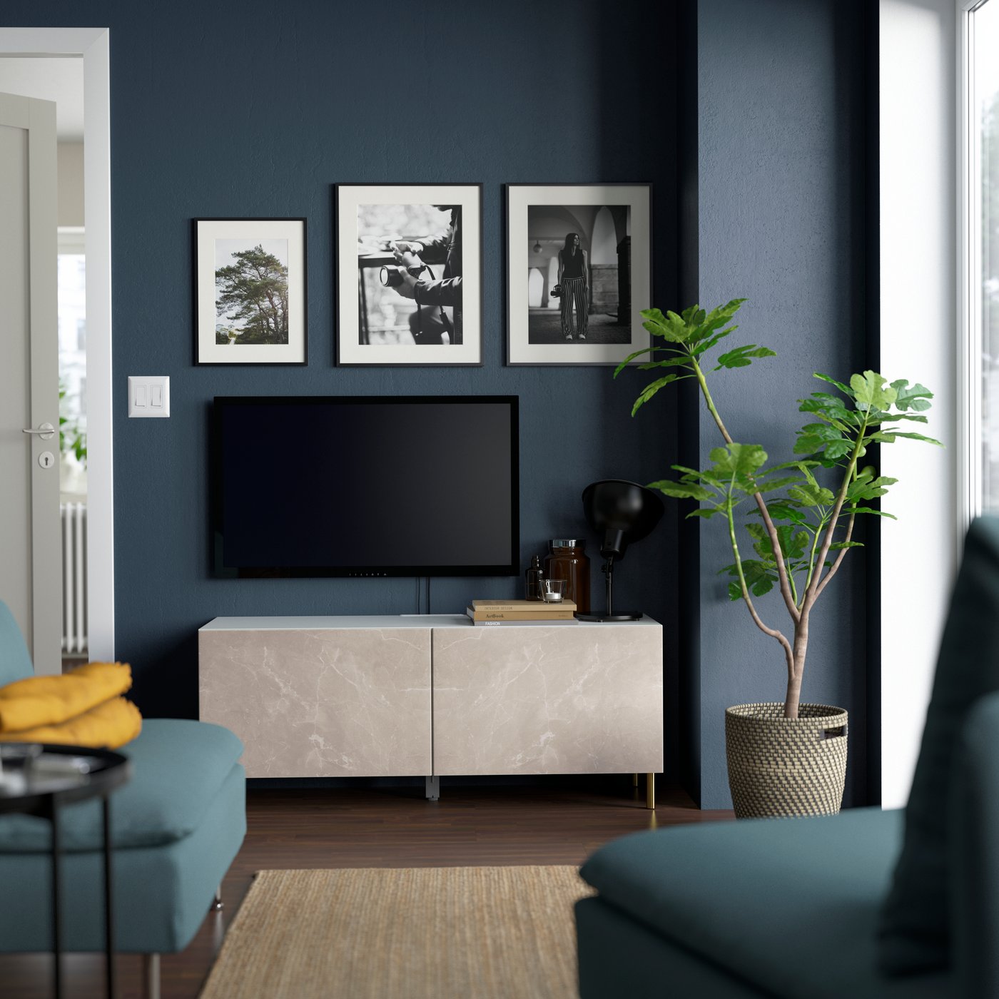 IKEA BESTÅ tv-bänk med dörrar, vit/bergsviken/ösarp beige, 120x42x48 cm