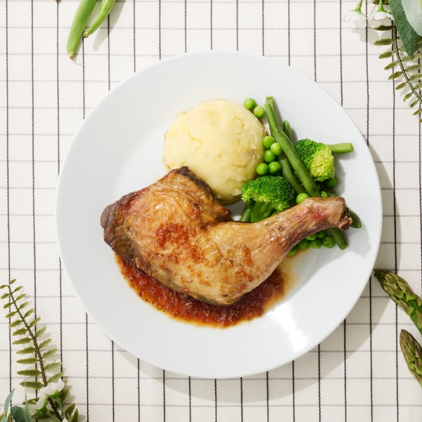 Roasted chicken with garlic sauce