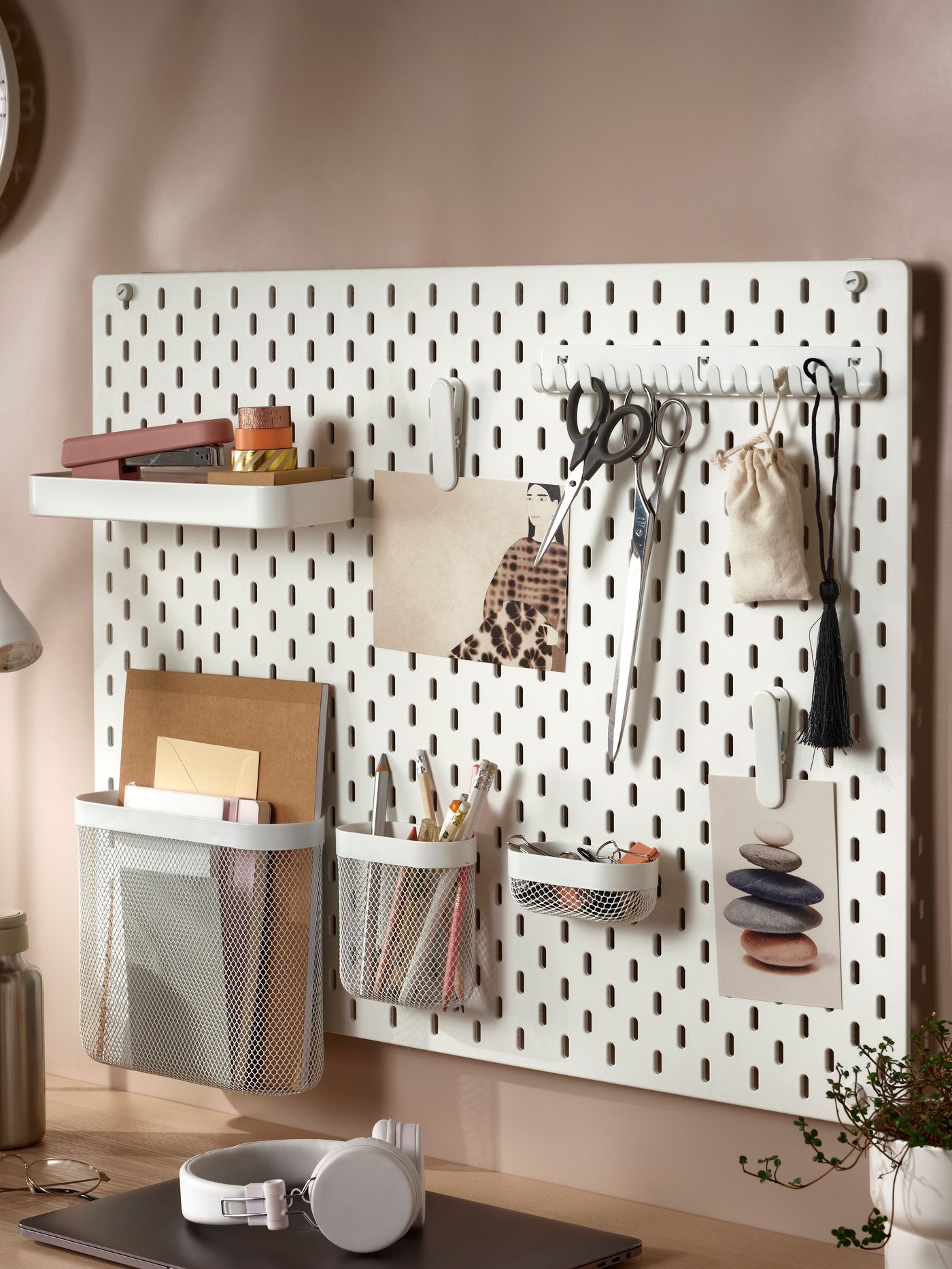 A white SKÅDIS pegboard