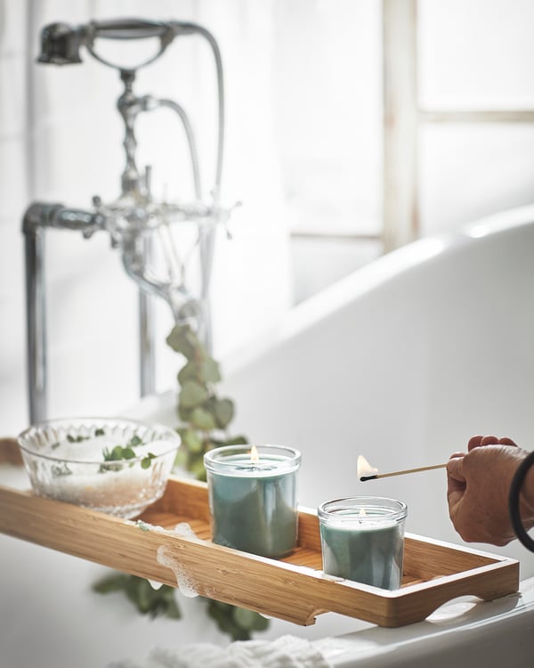 A Crisp mint/dark green AVMÅLA scented candle in glass