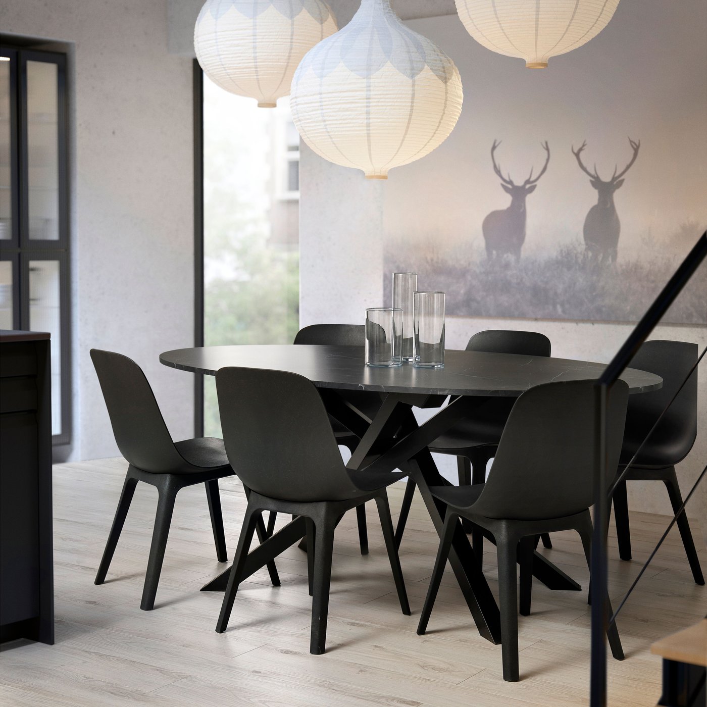 A black marble effect MARIEDAMM table