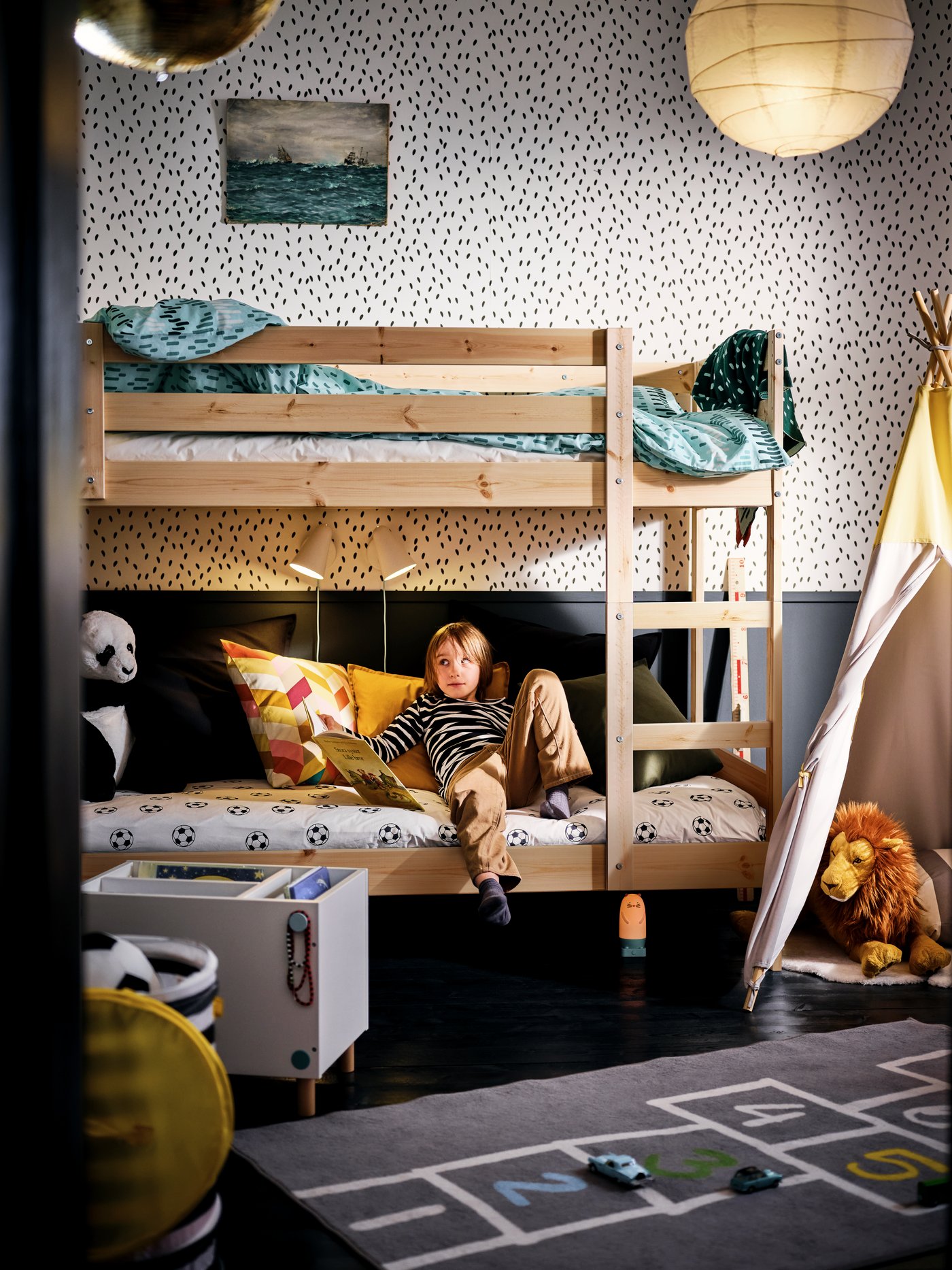 A bear turquoise KÄPPHÄST duvet cover and pillowcase