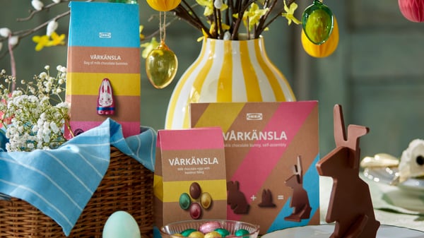 A VÅRKÄNSLA bag of milk chocolate bunnies in the dining room