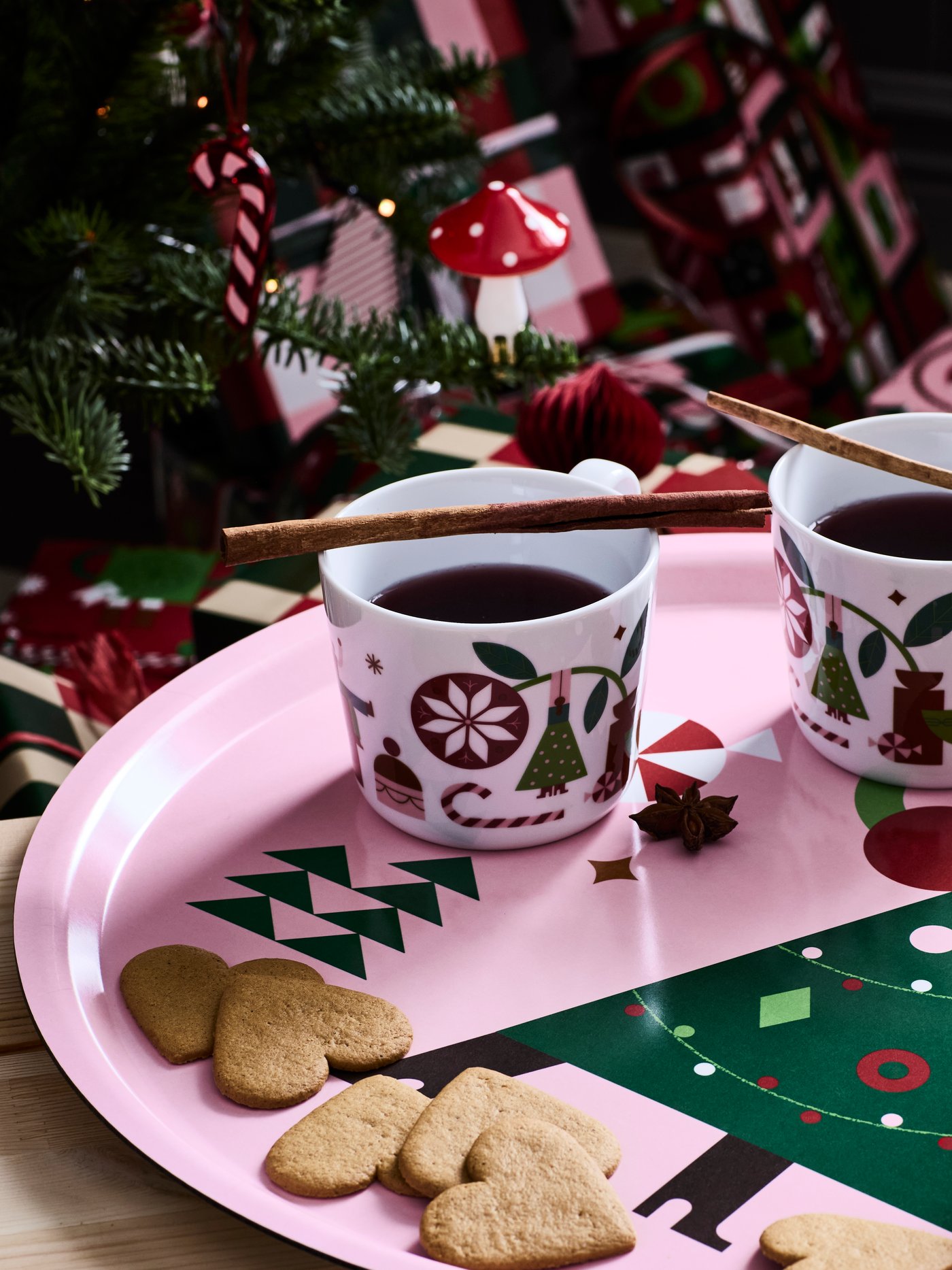 A pink VINTERFINT tray