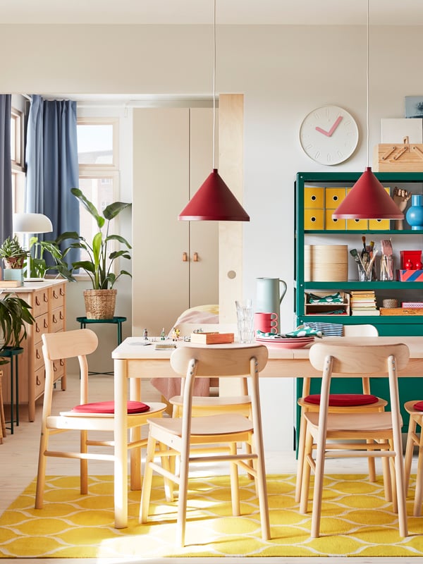 A birch RÖNNINGE extendable table in the dining room