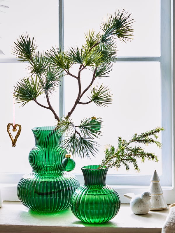 Winter table decor