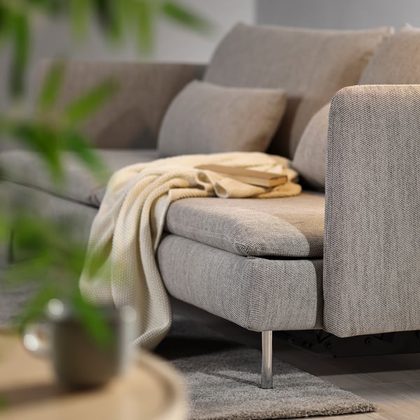 Närbild på en SÖDERHAMN beige soffa 