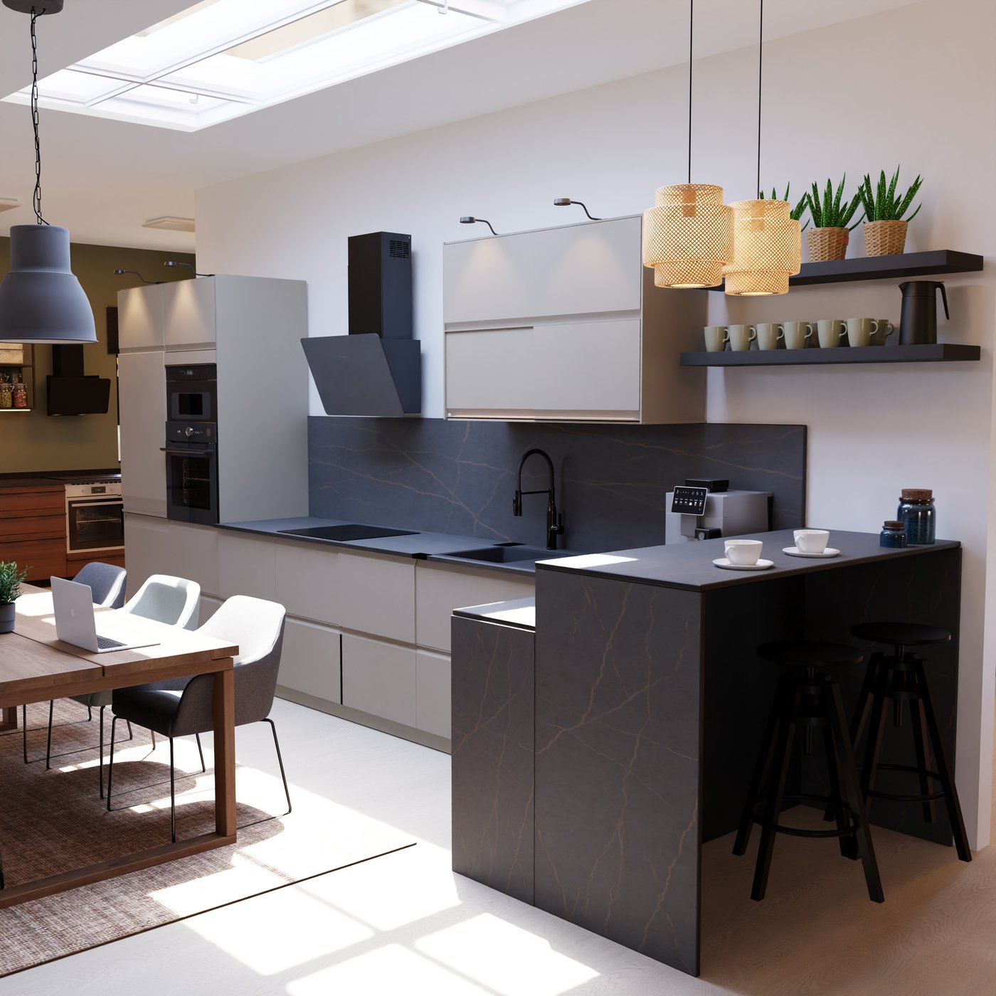 Moderne Küche mit beigen Schränken, schwarzer Dunstabzugshaube, Esstisch, Hängelampen, und Barbereich mit Hockern und Pflanzen