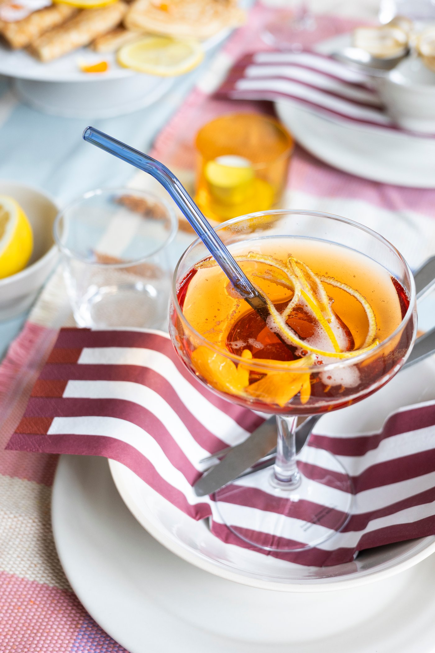 A mixed colours BLÅKÄXA drinking straws/cleanbrush