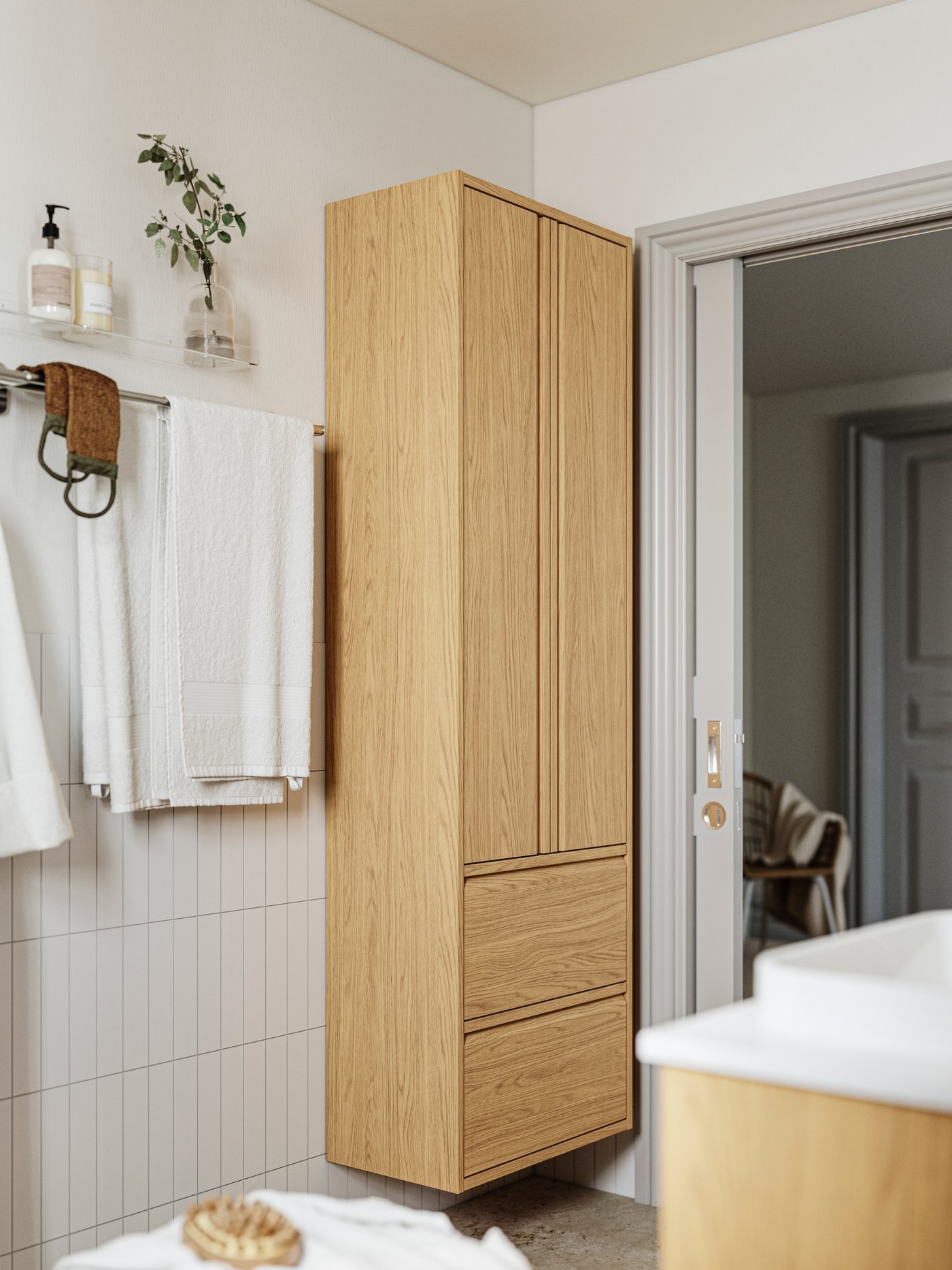 A stainless steel RIMFORSA rail in the bathroom