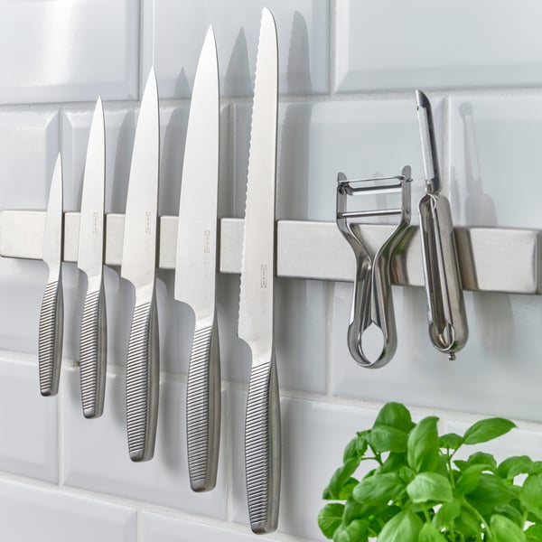 A stainless steel IKEA 365+ 5-piece knife set