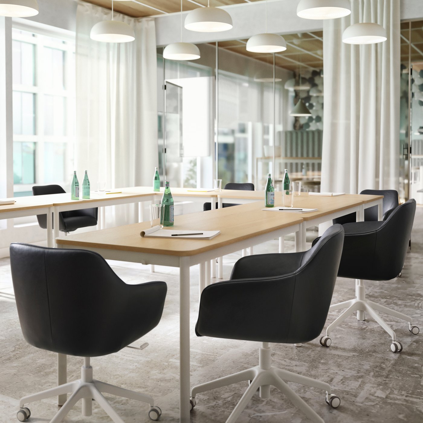 A Grann black/white LÅNGFJÄLL conference chair