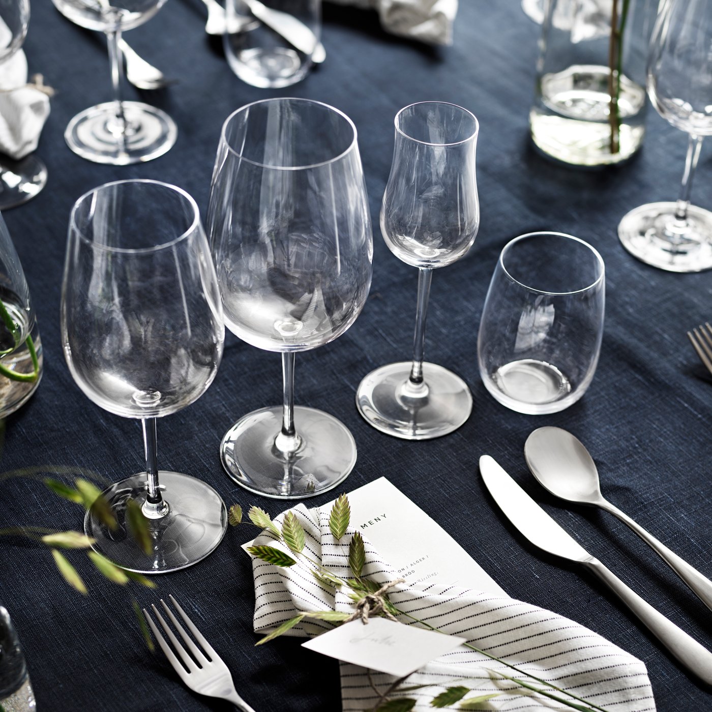 A clear glass STORSINT glass