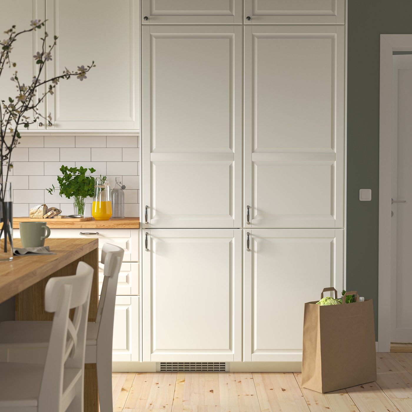 An IKEA 500 integrated TINAD fridge/freezer