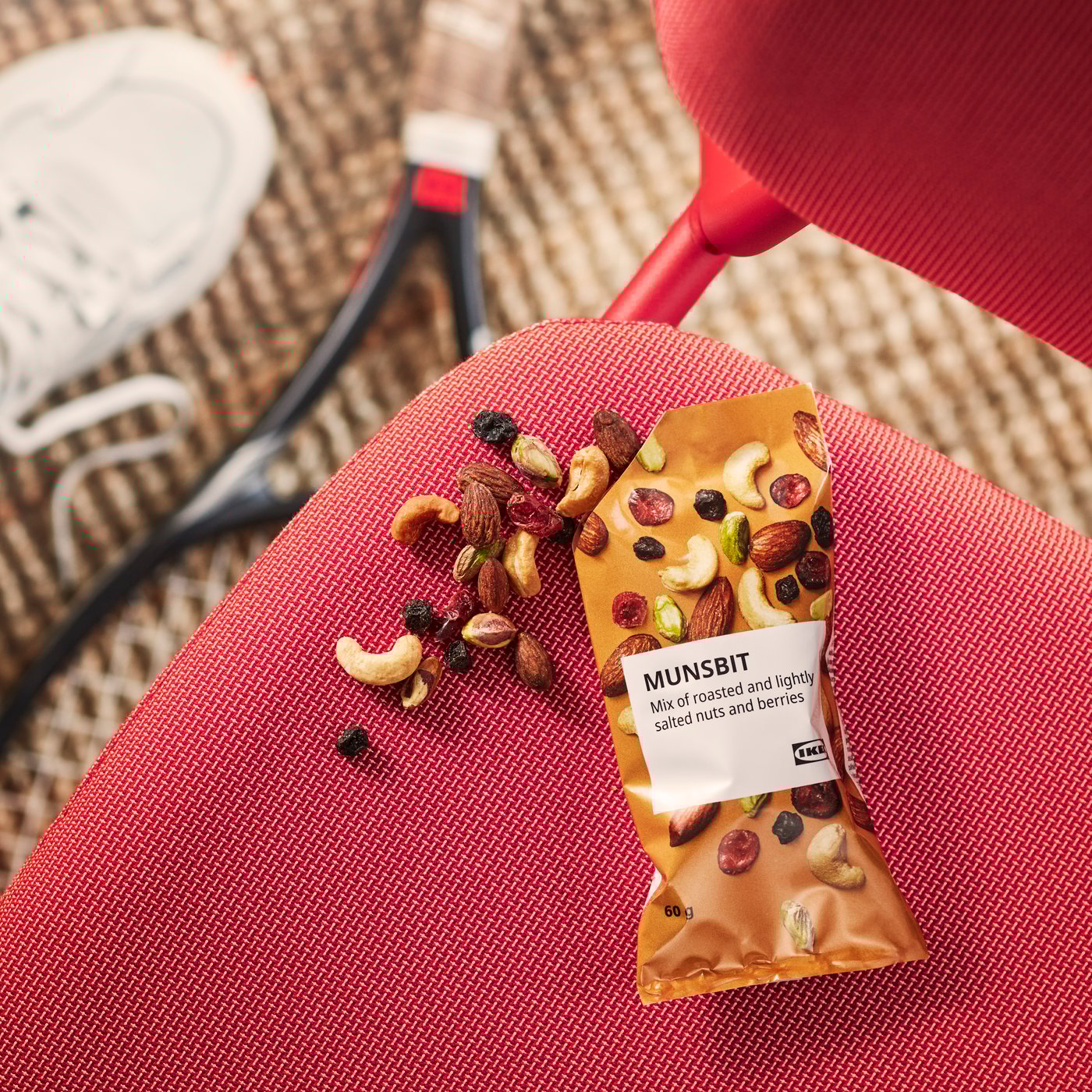 A lightly salted MUNSBIT mix of roasted nuts/berries