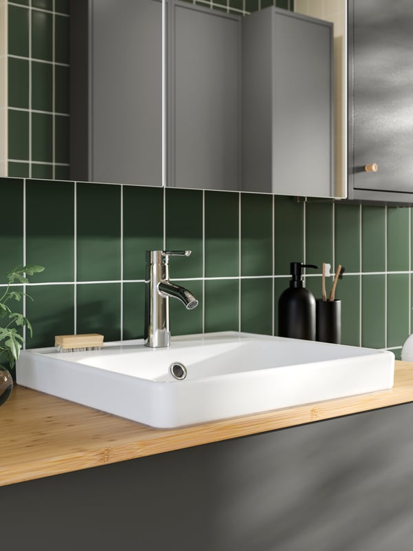 Ein Eichenknauf TÄRNESTAD im Badezimmer