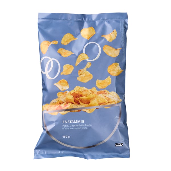 Una confezione di patatine con panna acida e cipolla ENSTÄMMIG