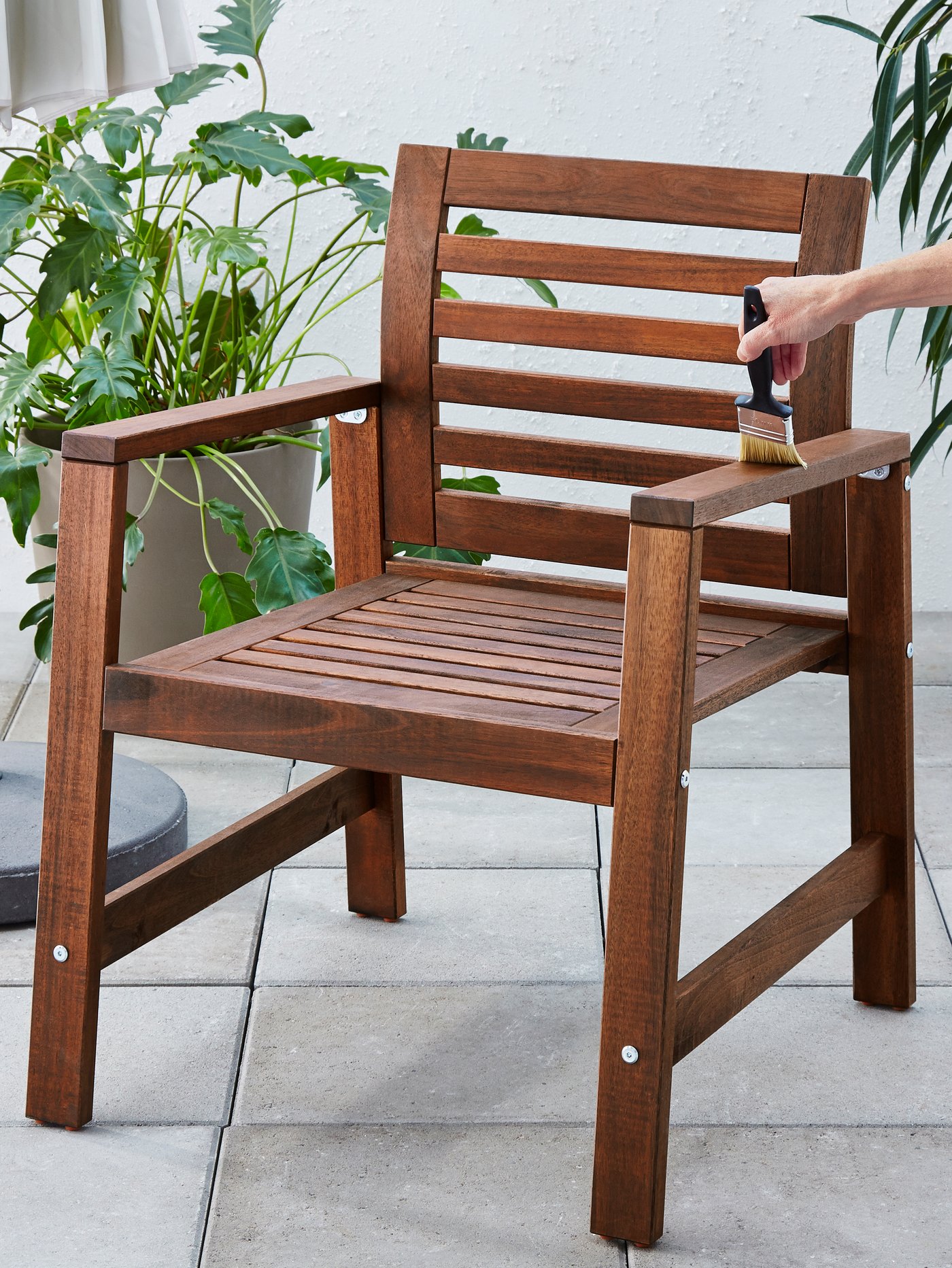 A colourless VÅRDA wood stain, outdoor use outside