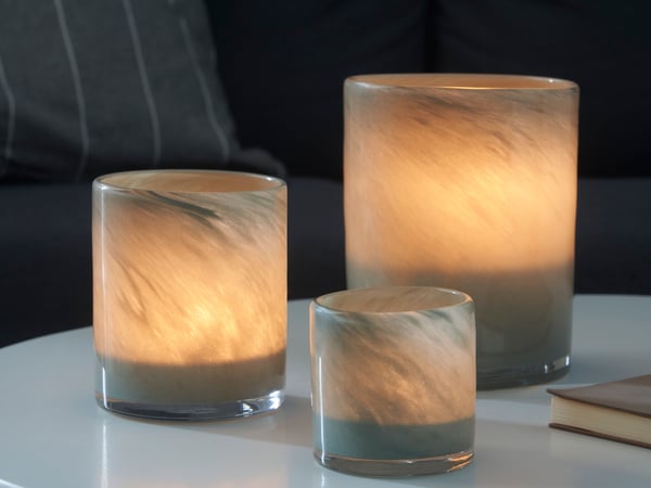 Waxinelichtjes in een theelichthouder VINDSTILLA