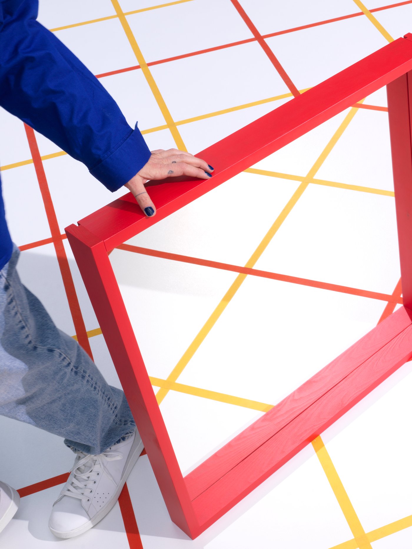 A red TURBOKASTANJ mirror