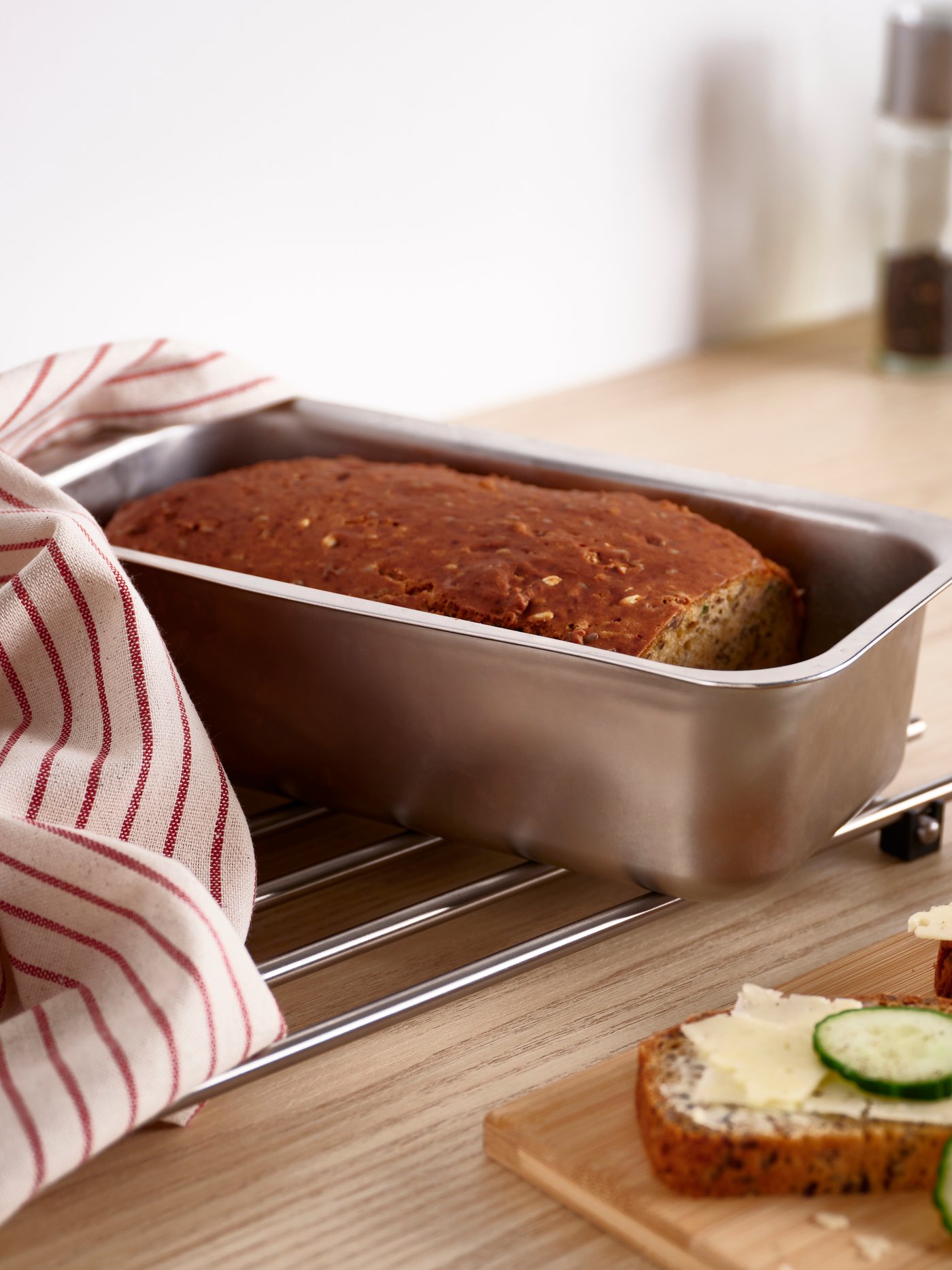 A stainless steel VINTERROCKA loaf tin