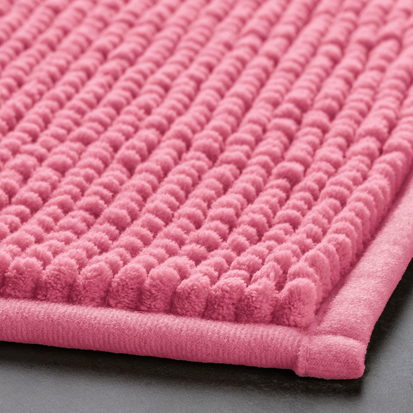 Un tapis de bain TOFTBO rose en Amérique du Nord