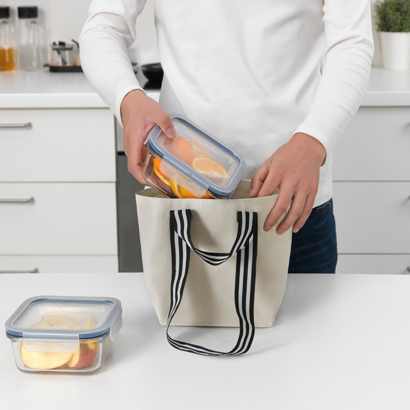 A light beige GÖRSNYGG carrier bag