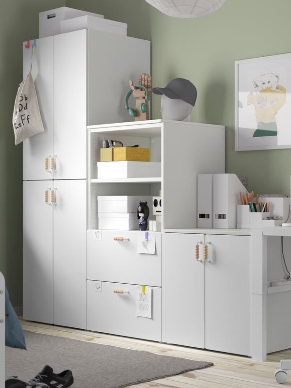 A white/white PLATSA storage combination