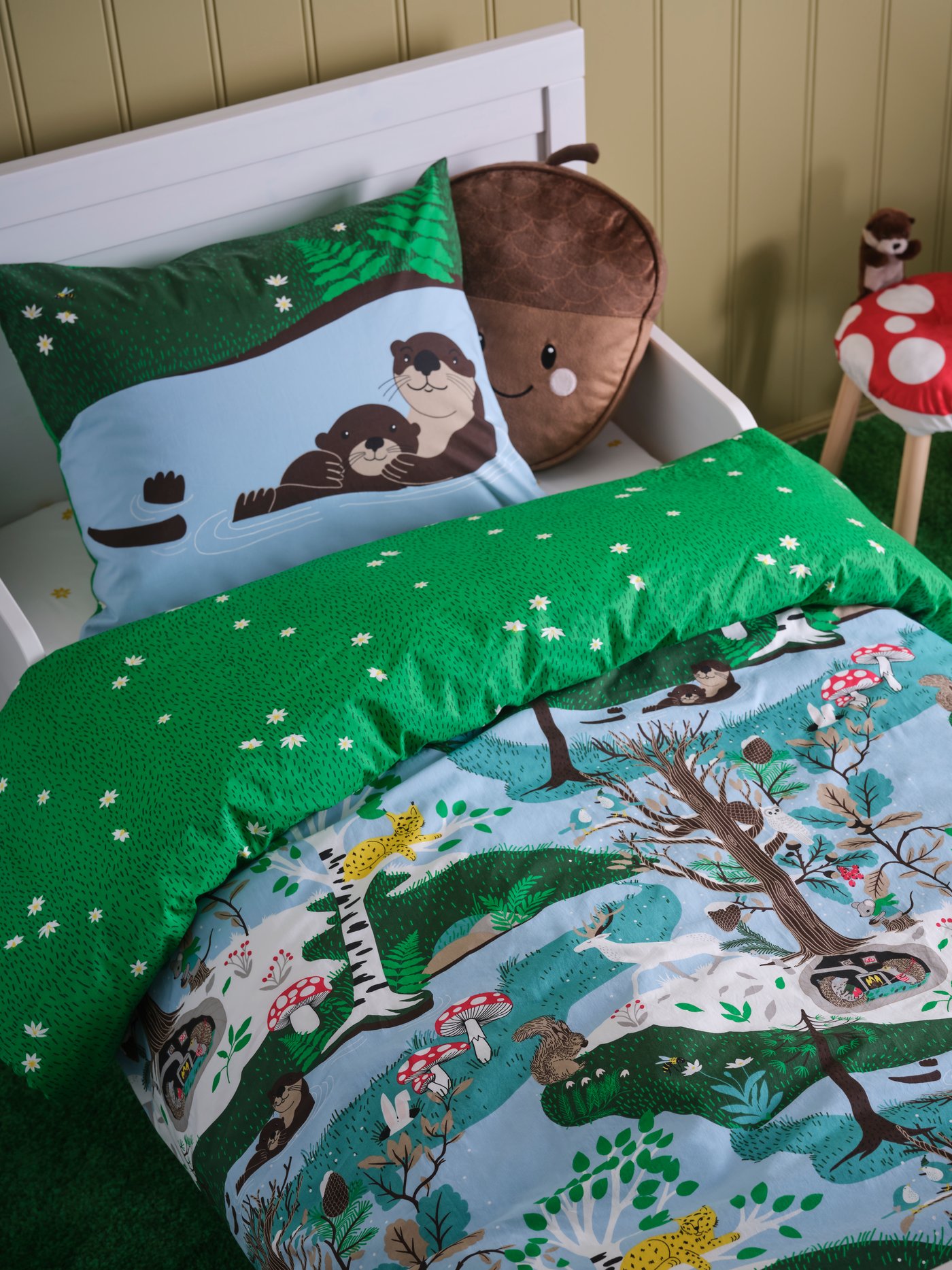 A FLISAT children's stool in the childrens room