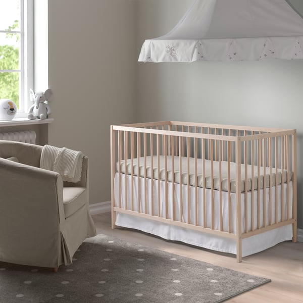 A beech SNIGLAR cot