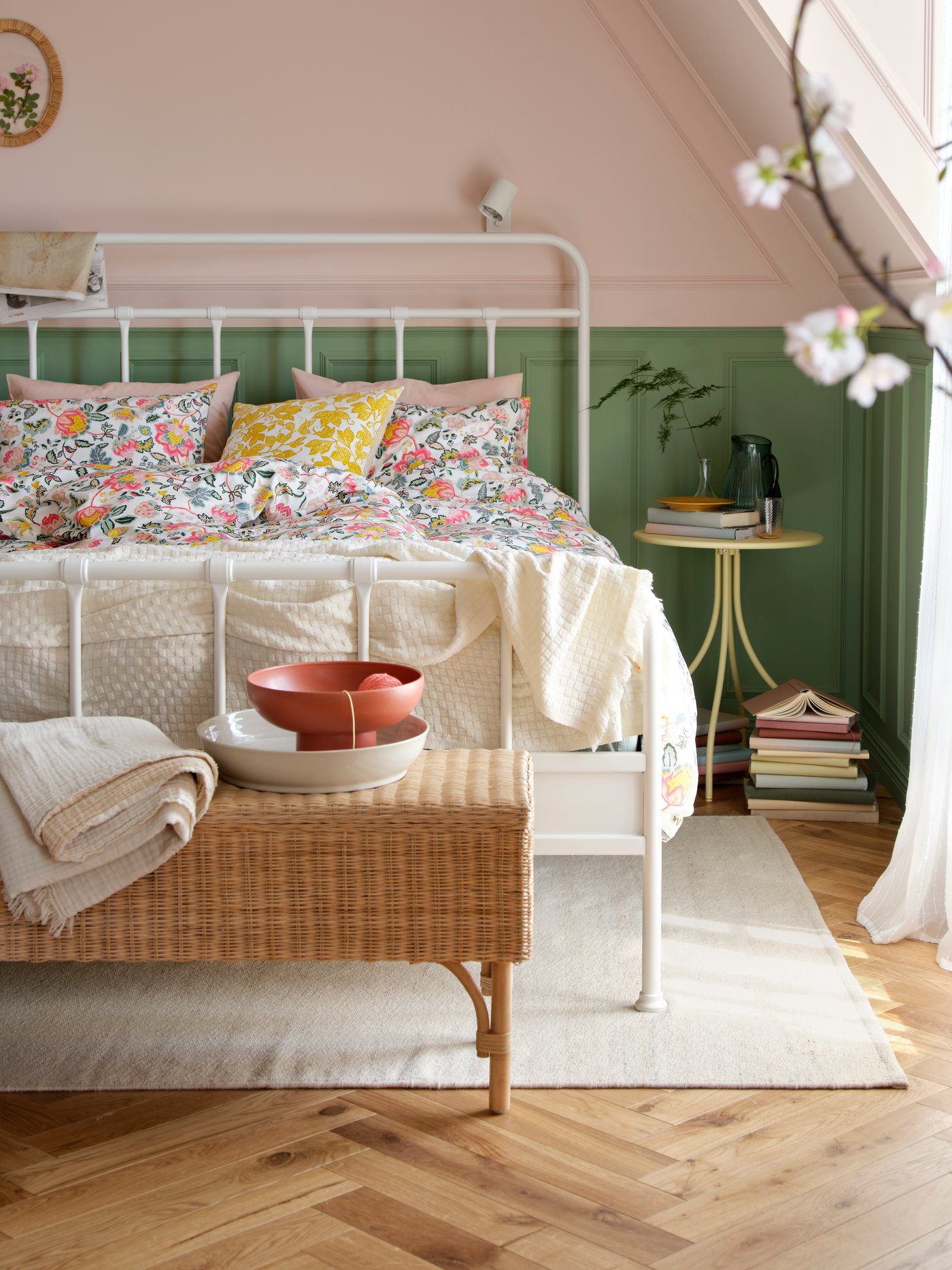 An off-white HORNMAL throw in the bedroom