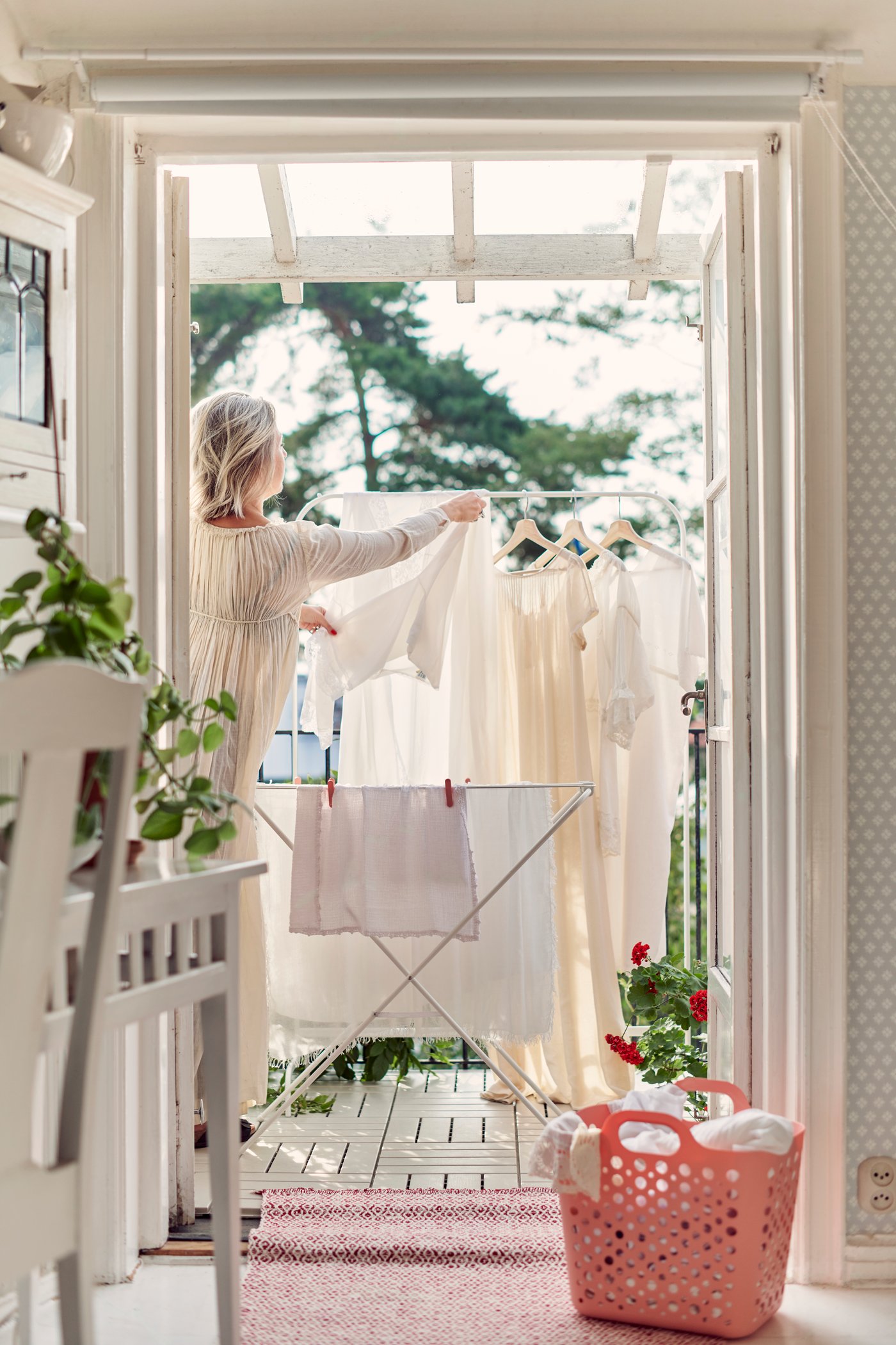 A white MULIG clothes rack