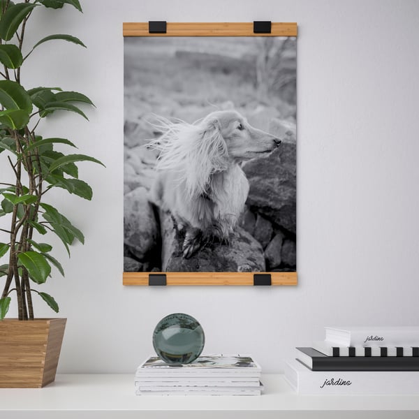 A bamboo VISBÄCK poster hanger