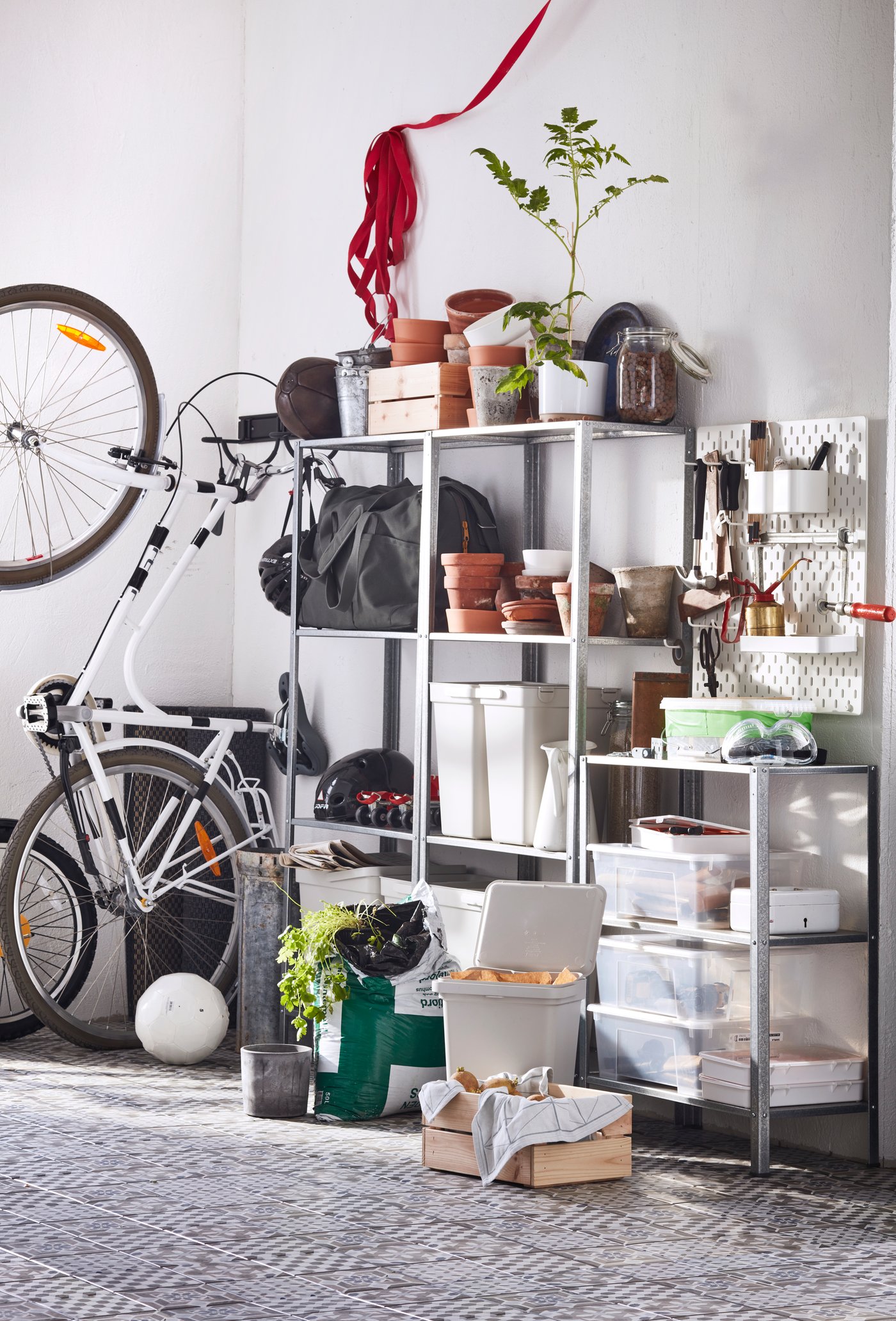 An in/outdoor HYLLIS shelving unit