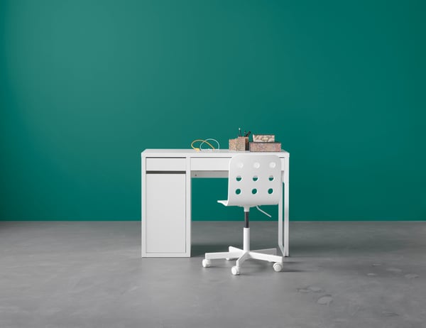A white MICKE desk