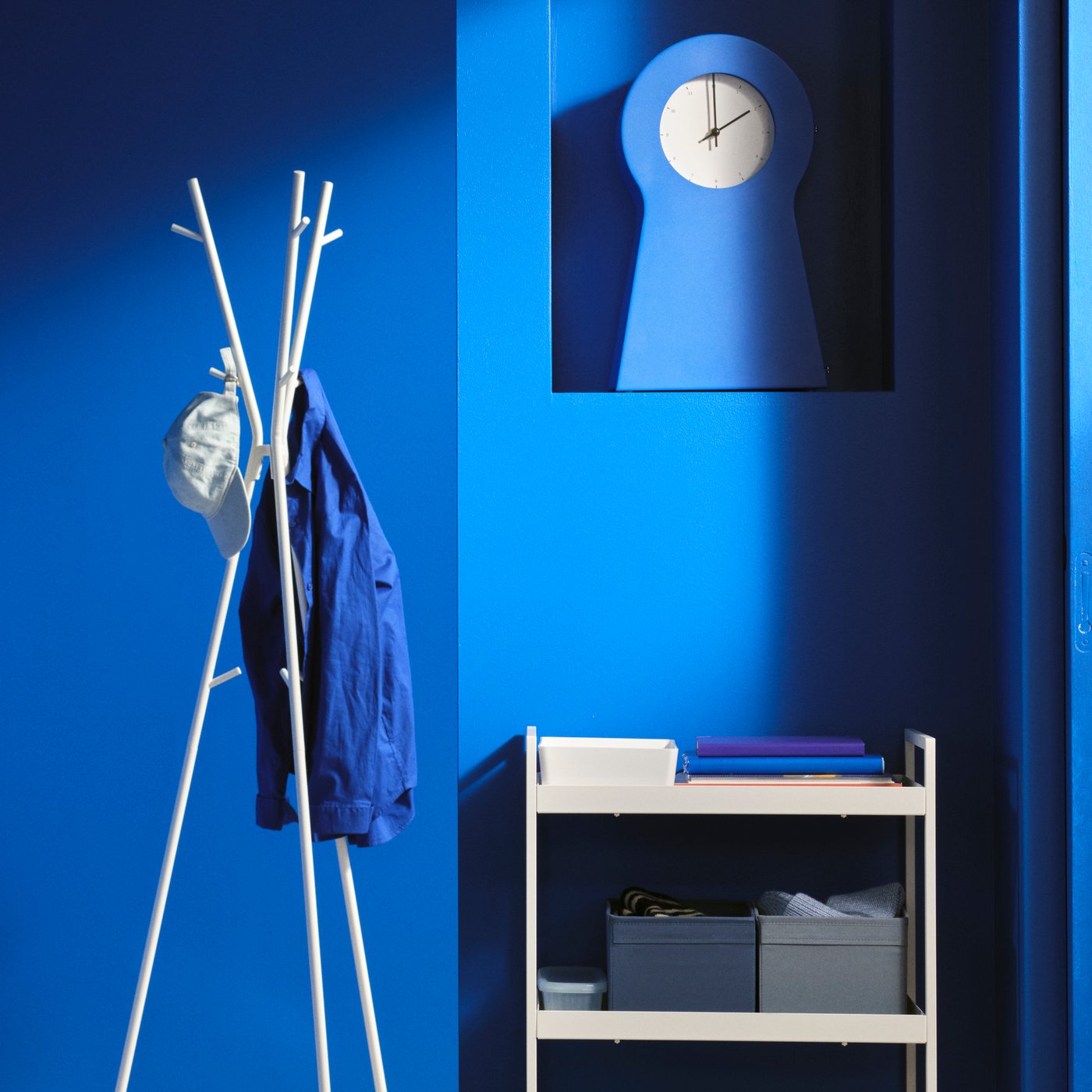 A blue IKEA PS 1995 clock