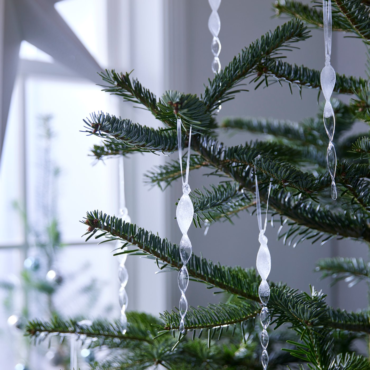 Árvore de Natal com decoração VINTERFINT