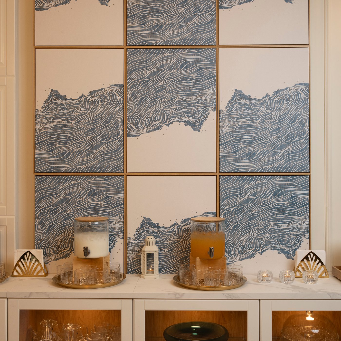 حامل من الخيزران ÖGONTRÖST لبرطمان مع صنبور
