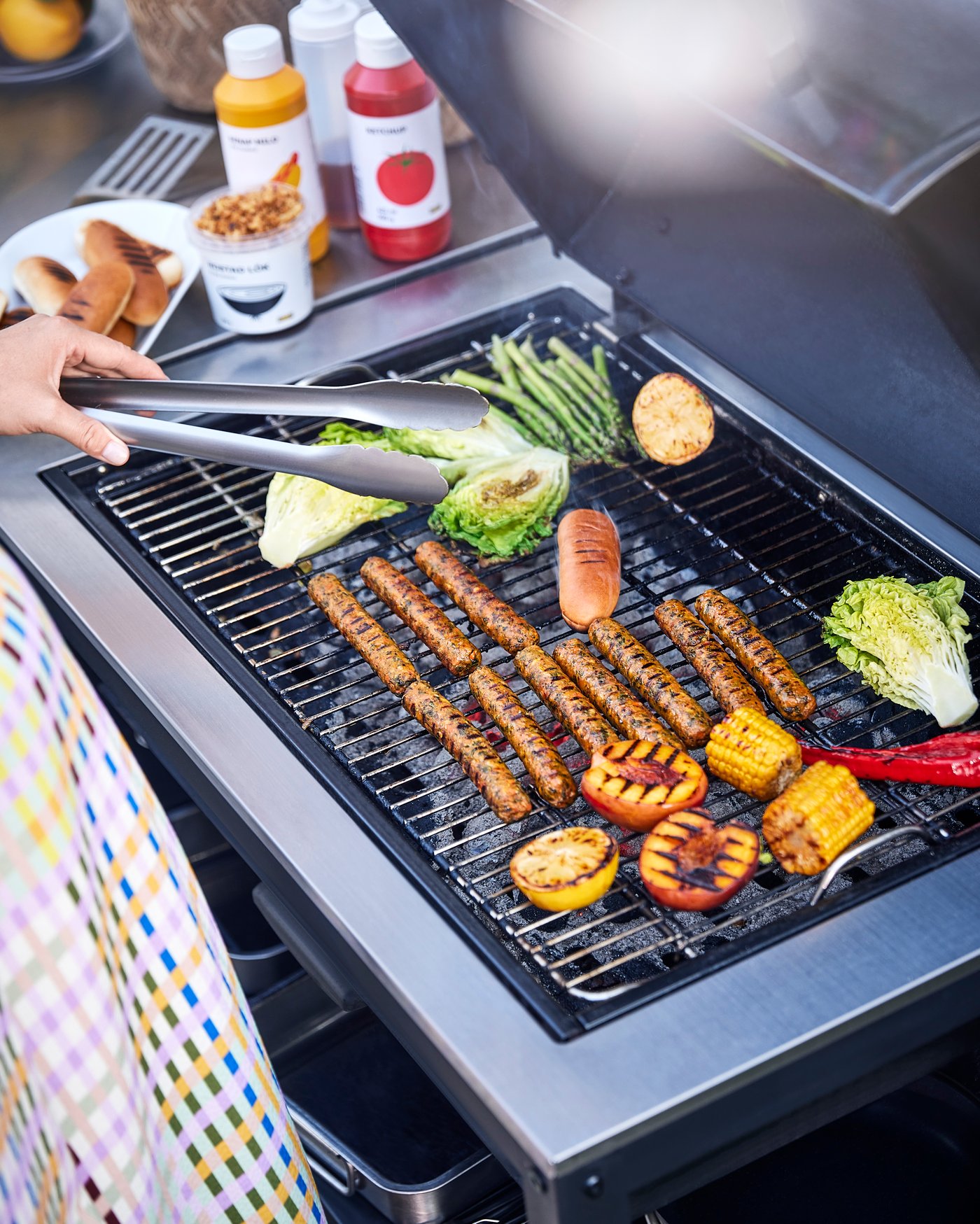 A frozen 100% vegetables KORVMOJ vegetable hot dog