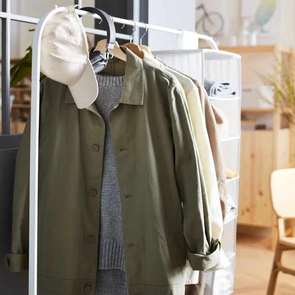 A natural BUMERANG hanger